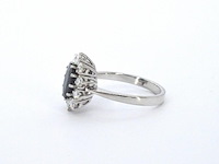 Witgouden ring met een natuurlijke saffier en natuurlijke diamanten - afbeelding 8 van  12