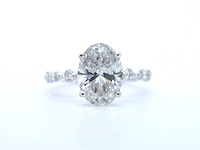 Witgouden ring met een ovale diamant van 3.00 carat