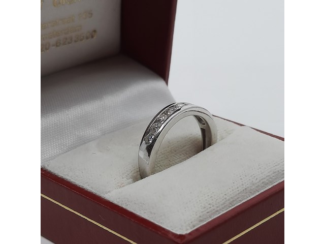 Witgouden ring met een railzetting, 18 karaats - afbeelding 5 van  13