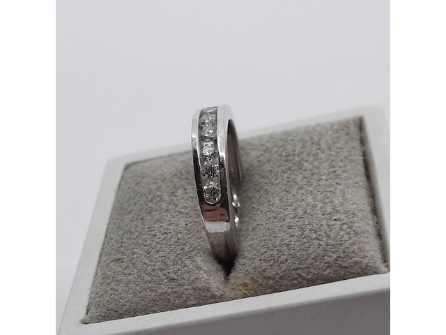 Witgouden ring met een railzetting, 18 karaats - afbeelding 8 van  13