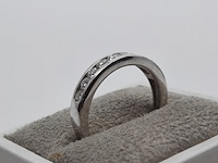 Witgouden ring met een railzetting, 18 karaats - afbeelding 9 van  13