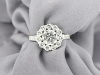 Witgouden ring met grote diamanten