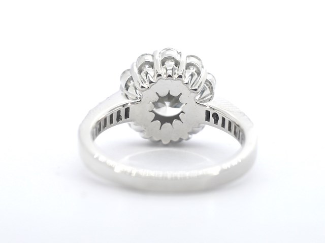 Witgouden ring met grote diamanten - afbeelding 7 van  10