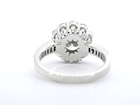 Witgouden ring met grote diamanten - afbeelding 7 van  10