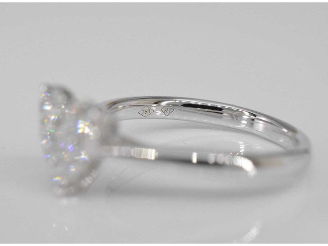 Witgouden ring met hartvorm diamanten - afbeelding 7 van  7