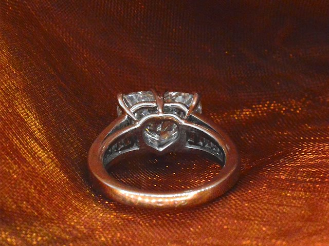 Witgouden ring met heart shape diamant 5.04 carat hrd gecertificeerd - afbeelding 10 van  10