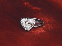 Witgouden ring met heart shape diamant 5.04 carat hrd gecertificeerd - afbeelding 4 van  10