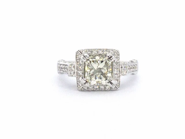 Witgouden ring met natuurlijke diamanten waarvan een grote radiant geslepen diamant en meerdere kleine briljanten - afbeelding 8 van  12