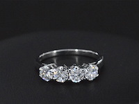 Witgouden ring met natuurlijke diamanten - afbeelding 2 van  6