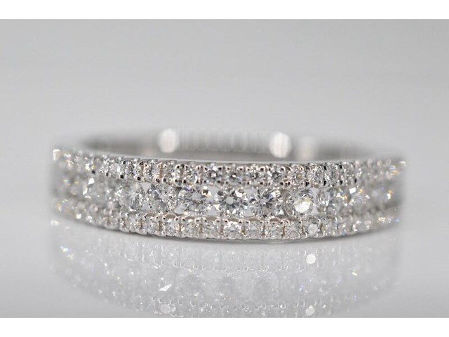 Witgouden ring met natuurlijke diamanten - afbeelding 6 van  8