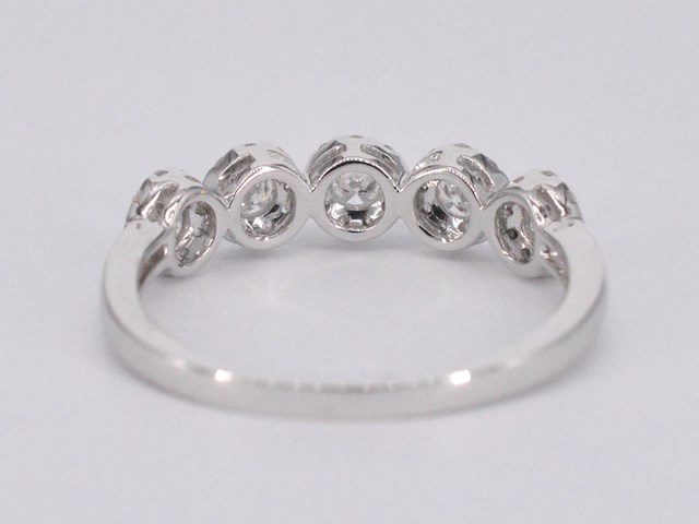 Witgouden ring met natuurlijke diamanten - afbeelding 8 van  10