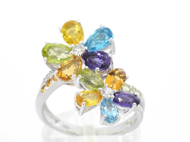 Witgouden ring met verschillende soorten edelstenen - afbeelding 1 van  10