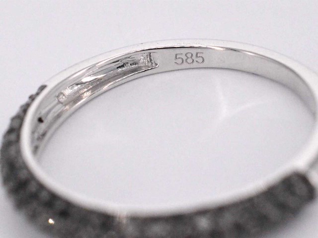 Witgouden ring met zwarte briljant diamanten - afbeelding 2 van  10
