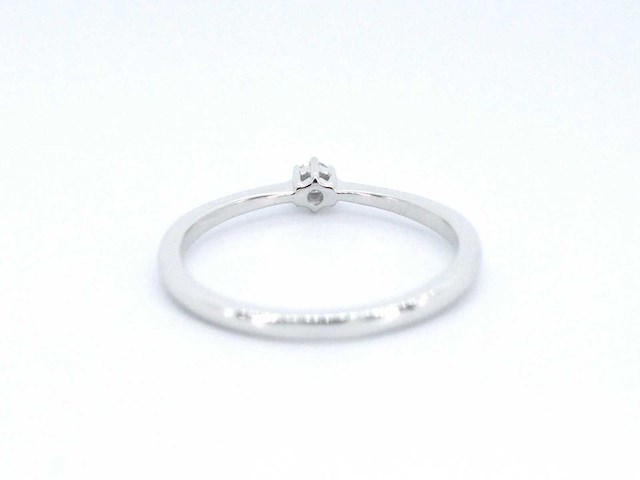 Witgouden ring solitaire met een briljant geslepen diamant - afbeelding 9 van  10