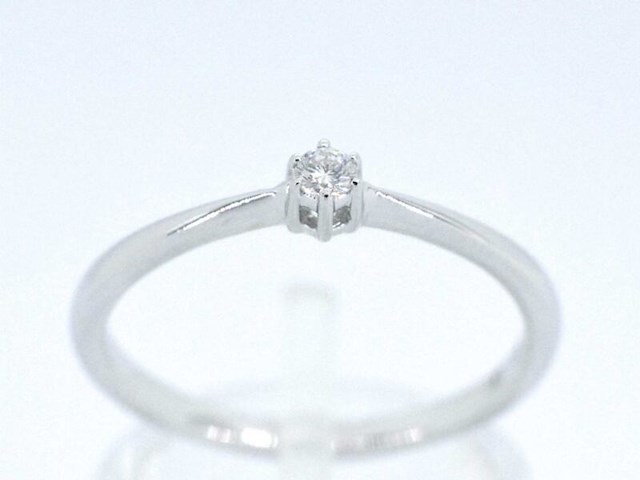 Witgouden ring solitaire met een briljant geslepen natuurlijke diamant - afbeelding 1 van  11