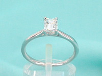 Witgouden ring van 18 carat met een emerald geslepen diamant met gia certificaat - afbeelding 7 van  11