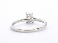 Witgouden ring van 18 carat met een emerald geslepen diamant met gia certificaat - afbeelding 10 van  11