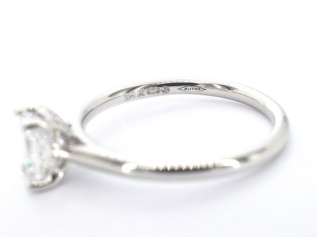 Witgouden ring van 18 carat met een emerald geslepen diamant met gia certificaat - afbeelding 11 van  11