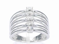 Witgouden ring vijf diamanten