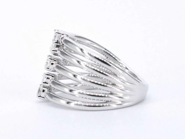 Witgouden ring vijf diamanten - afbeelding 8 van  11