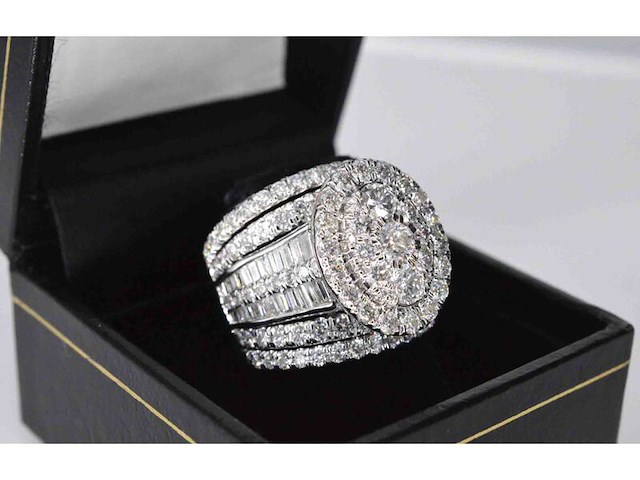 Witgouden ring vol gezet met diamanten 5.50 carat - afbeelding 3 van  8