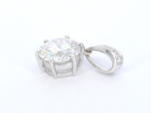 Witgouden solitair hanger met een diamant van 1.50 carat, excl. ketting - afbeelding 4 van  5
