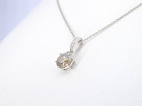 Witgouden solitair hanger met een diamant van 1.50 carat, excl. ketting - afbeelding 5 van  10