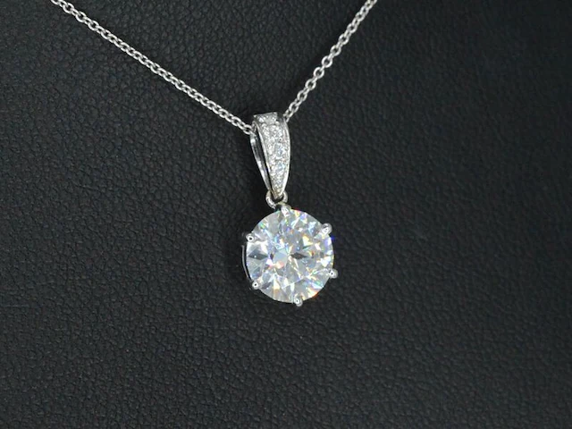 Witgouden solitair hanger met een diamant van 1.50 carat, excl. ketting - afbeelding 1 van  7