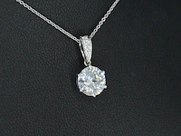 Witgouden solitair hanger met een diamant van 1.50 carat, excl. ketting