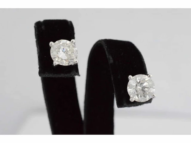Witgouden solitair oorbellen 2.00 ct - afbeelding 3 van  5