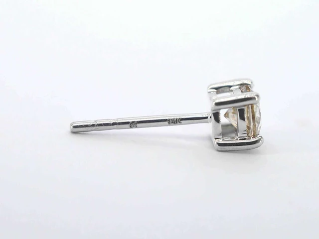Witgouden solitair oorbellen briljant 0.65 ct - afbeelding 5 van  6