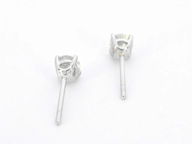 Witgouden solitair oorbellen diamant - afbeelding 6 van  8