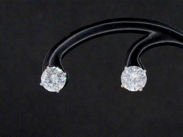 Witgouden solitair oorbellen met 4.00 carat aan natuurlijke diamanten - afbeelding 1 van  9