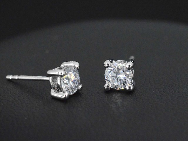 Witgouden solitair oorbellen met briljant geslepen diamanten 1.22 carat - afbeelding 6 van  7