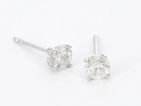 Witgouden solitair oorbellen met diamanten - afbeelding 1 van  9