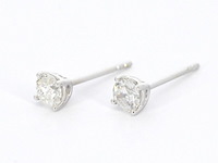Witgouden solitair oorbellen met diamanten - afbeelding 3 van  9