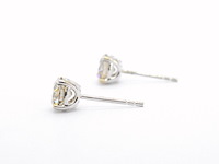 Witgouden solitair oorbellen met natuurlijke champagne diamant 3.00 carat - afbeelding 8 van  12