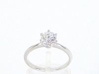 Witgouden solitair ring met 1.00 carat briljant geslepen diamant