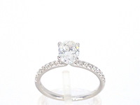 Witgouden solitair ring met 1.00 carat ovaal geslepen diamant en briljant geslepen diamanten - afbeelding 2 van  12