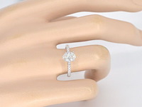 Witgouden solitair ring met 1.00 carat ovaal geslepen diamant en briljant geslepen diamanten - afbeelding 5 van  12