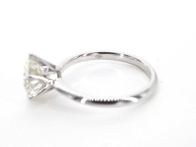 Witgouden solitair ring met 2.00 carat briljant geslepen diamant - afbeelding 2 van  11