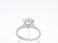 Witgouden solitair ring met 2.00 carat briljant geslepen diamant