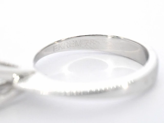 Witgouden solitair ring met diamant - afbeelding 12 van  12