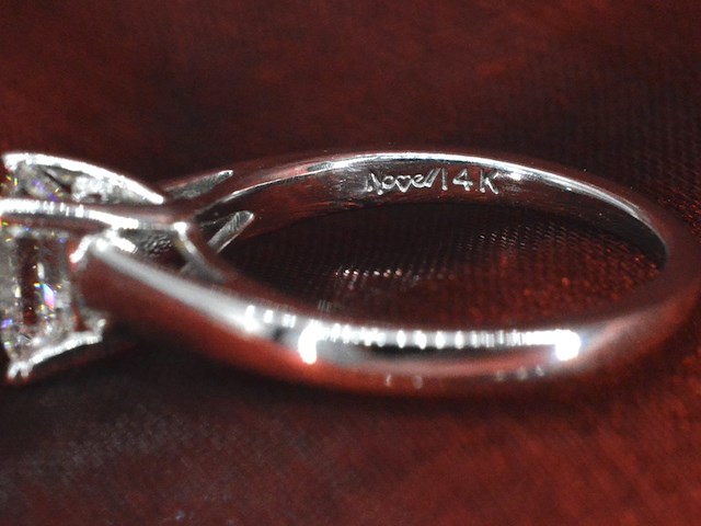 Witgouden solitair ring met een emerald diamant van 1.20 carat - afbeelding 7 van  9