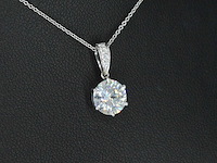 Witgouden solitaire hanger met een briljant van 1.50 carat