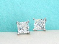 Witgouden solitaire oorbellen met 4.00 carat aan prinses geslepen diamanten - afbeelding 1 van  8