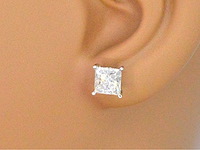 Witgouden solitaire oorbellen met 4.00 carat aan prinses geslepen diamanten - afbeelding 2 van  8