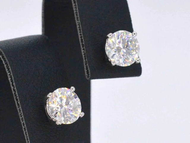 Witgouden solitaire oorbellen met briljanten van 2.00 carat - afbeelding 5 van  10