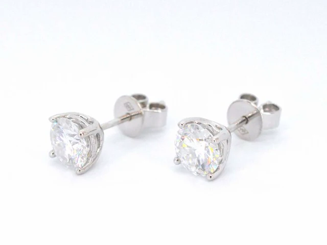 Witgouden solitaire oorbellen met briljanten van 2.00 carat - afbeelding 6 van  10