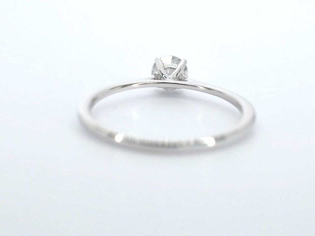 Witgouden solitaire ring met briljant geslepen diamant - afbeelding 9 van  11